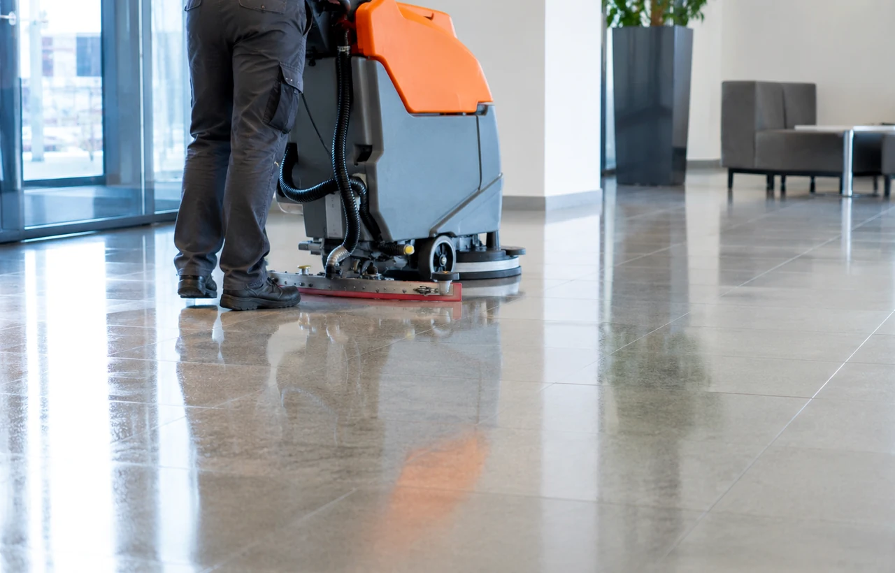 Freggmaschine auf großer Innenfläche