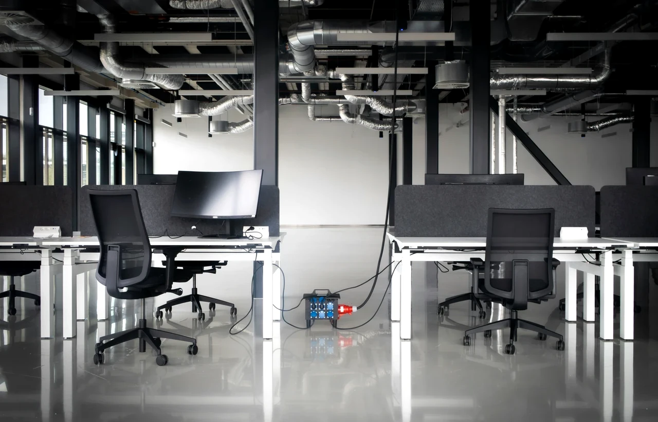 Unterhaltsreinigung in einem Firmenbüro